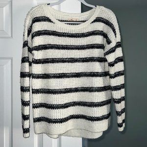 Hollister stripped crew neck sweater
